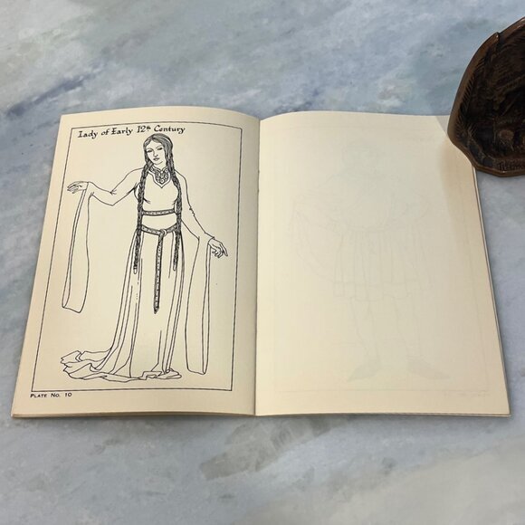 Winsor & Newton Ltd, Historic Costume Painting Book RARE COMPLETE SET 16 VOLUMES - Picture 6 of 16